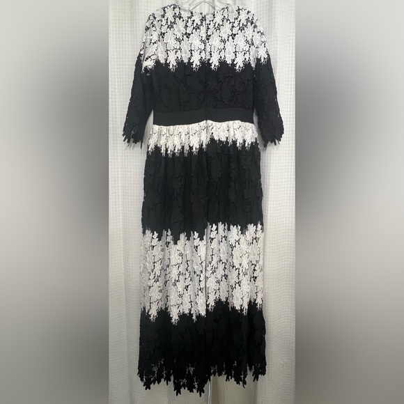 Dainty Jewells Black/White Lace Maxi Dress - Picture 2 of 2